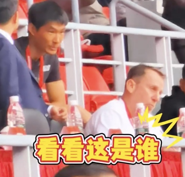 久爾杰維奇現身鹽城，現場觀看中國U22國足vs韓國