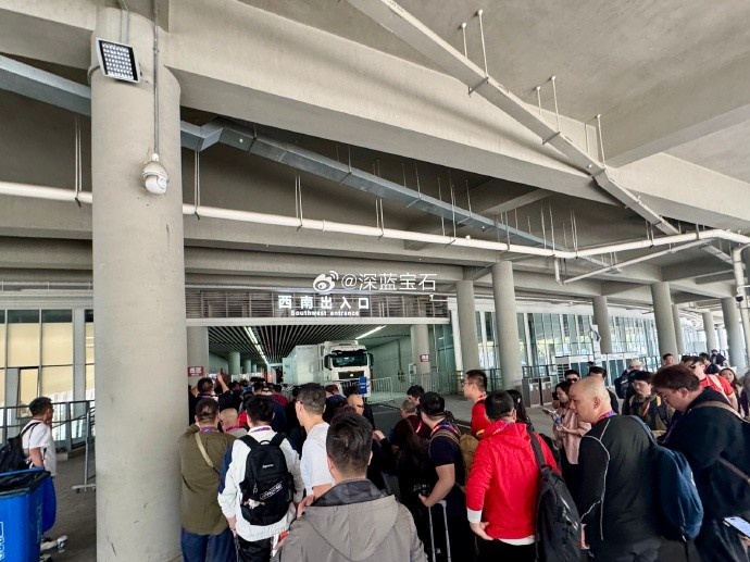 盛況空前！記者曬照：距離中澳之戰(zhàn)還有三小時，現(xiàn)場記者已超百名