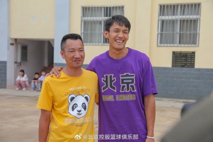 那一封信的故事還在延續(xù) 矣進(jìn)宏母校的師生們來到北京了！