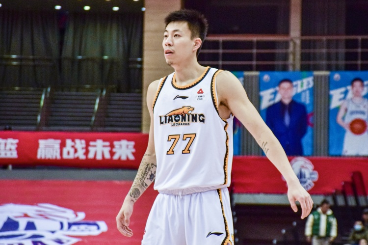 還得再調(diào)整！張鎮(zhèn)麟復(fù)出8中1拿到2分8助出現(xiàn)6失誤 正負(fù)值-34最低