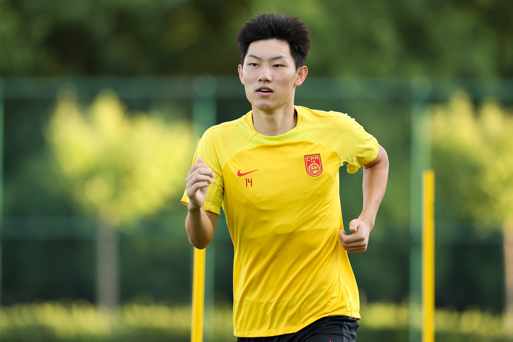 魯媒：泰山隊抵達梅州五外援齊整，四名國腳可出戰(zhàn)史松宸隨隊