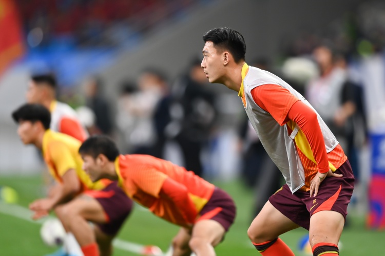 足球報：張玉寧、蔣圣龍均有不同程度傷病，伊萬未讓在熱身賽出場
