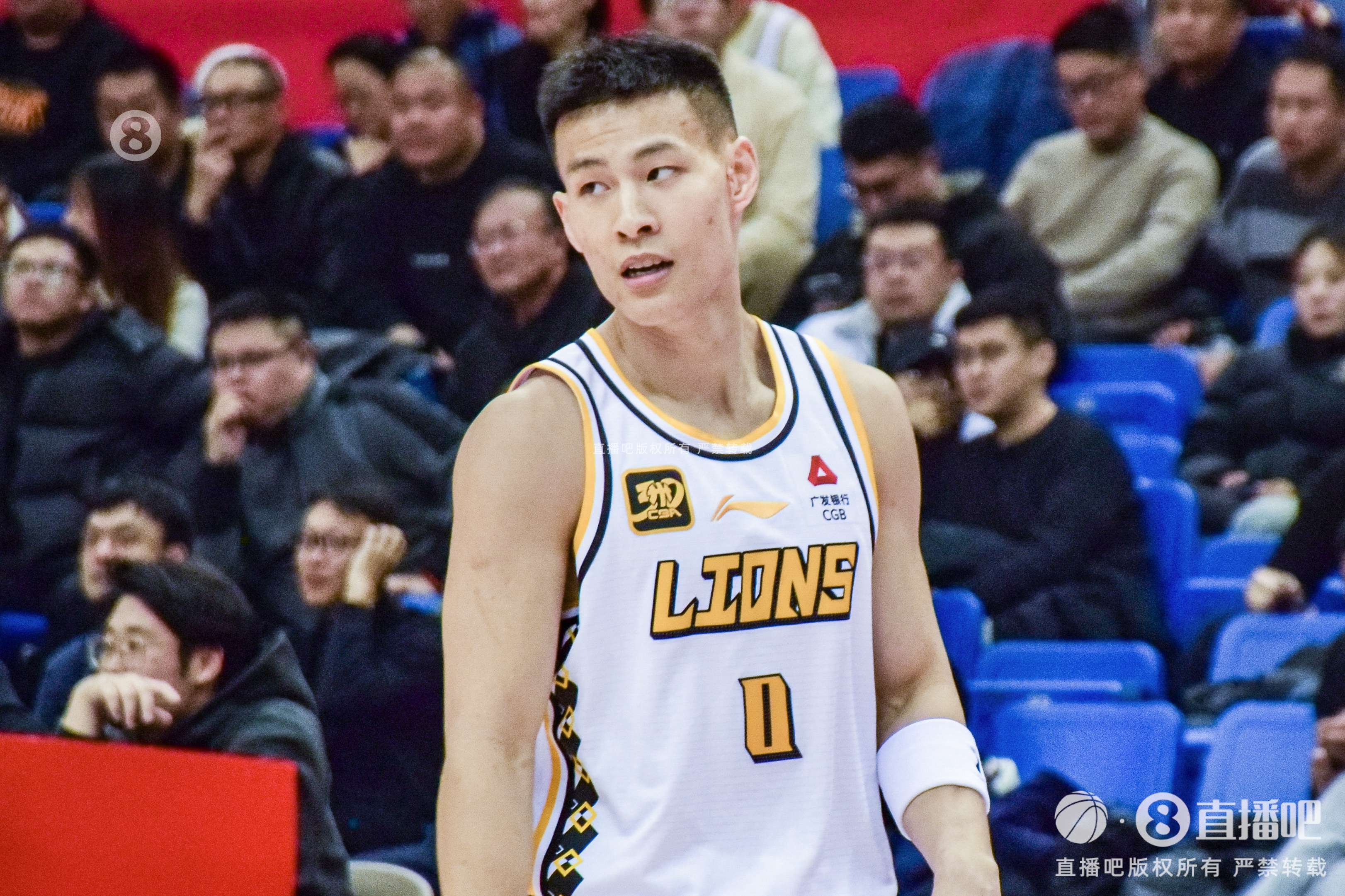 毫無狀態(tài)！林秉圣11投僅1中拿到3分3斷 出現(xiàn)2失誤4犯規(guī)