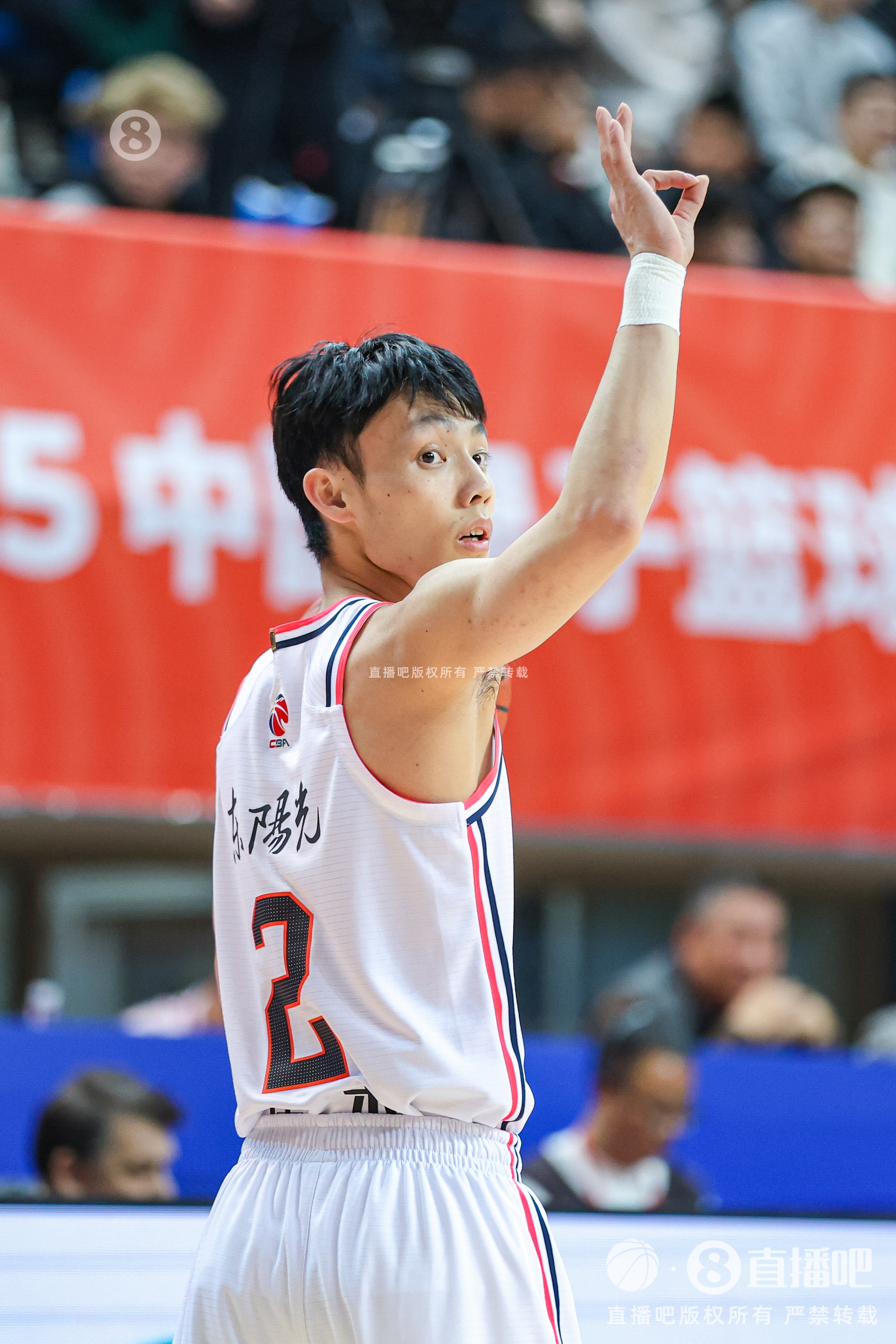 鐵人！本賽季CBA常規(guī)賽僅17名球員做到46場全勤 徐杰、鄒陽在列